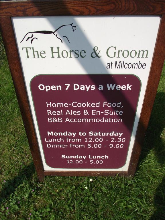 Milcombe Horse & Groom Inn מראה חיצוני תמונה