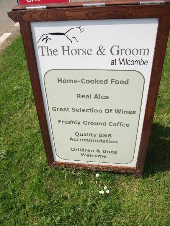 Milcombe Horse & Groom Inn מראה חיצוני תמונה