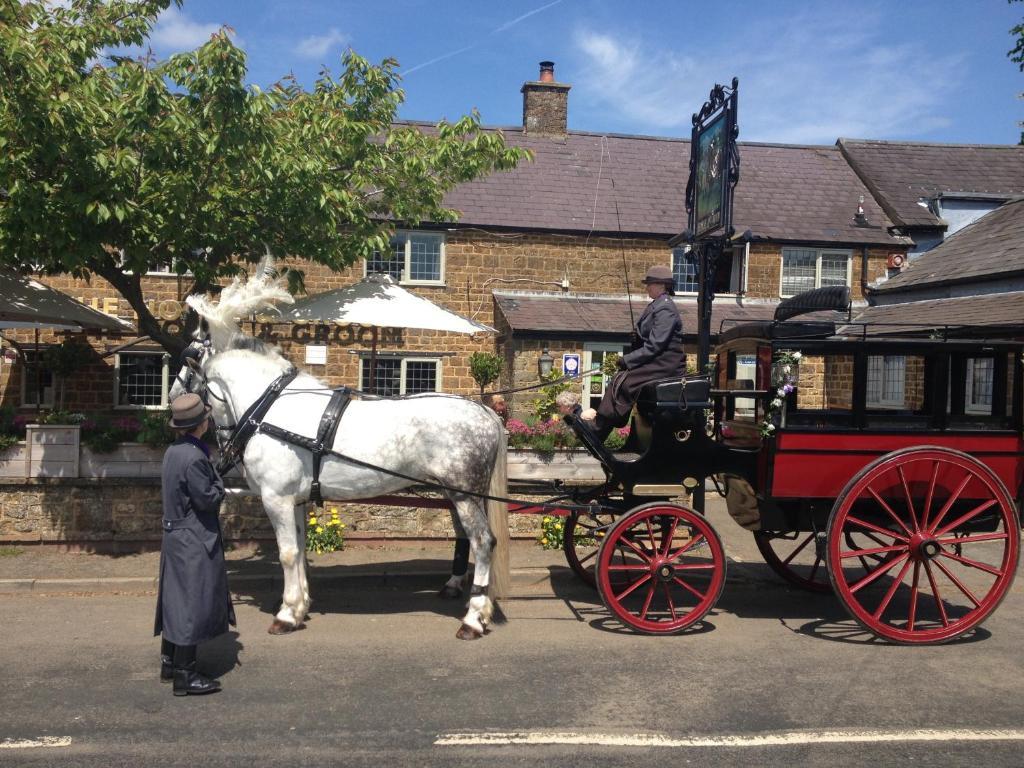 Milcombe Horse & Groom Inn מראה חיצוני תמונה
